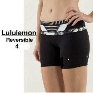 Lululemon Reverse Groove Short regular 
Black/Quilting Winter Size 4 no damage⭐️